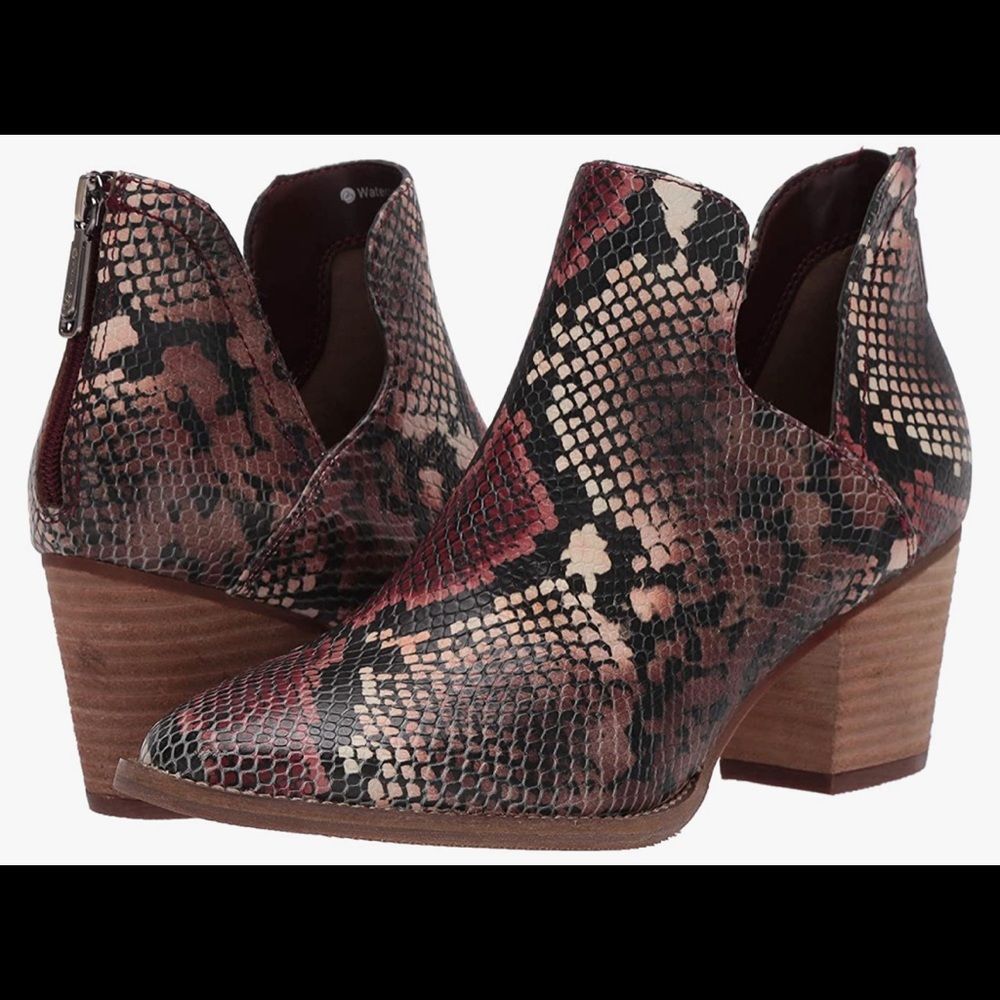 Blondo Emelia waterproof boots Chelsea Bootie - Picture 2 of 9